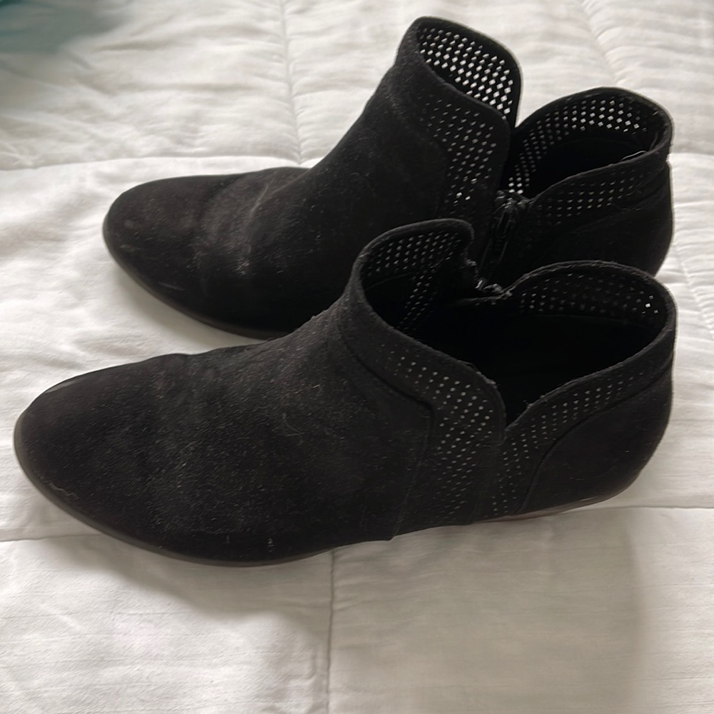 Black heeled ankle boot